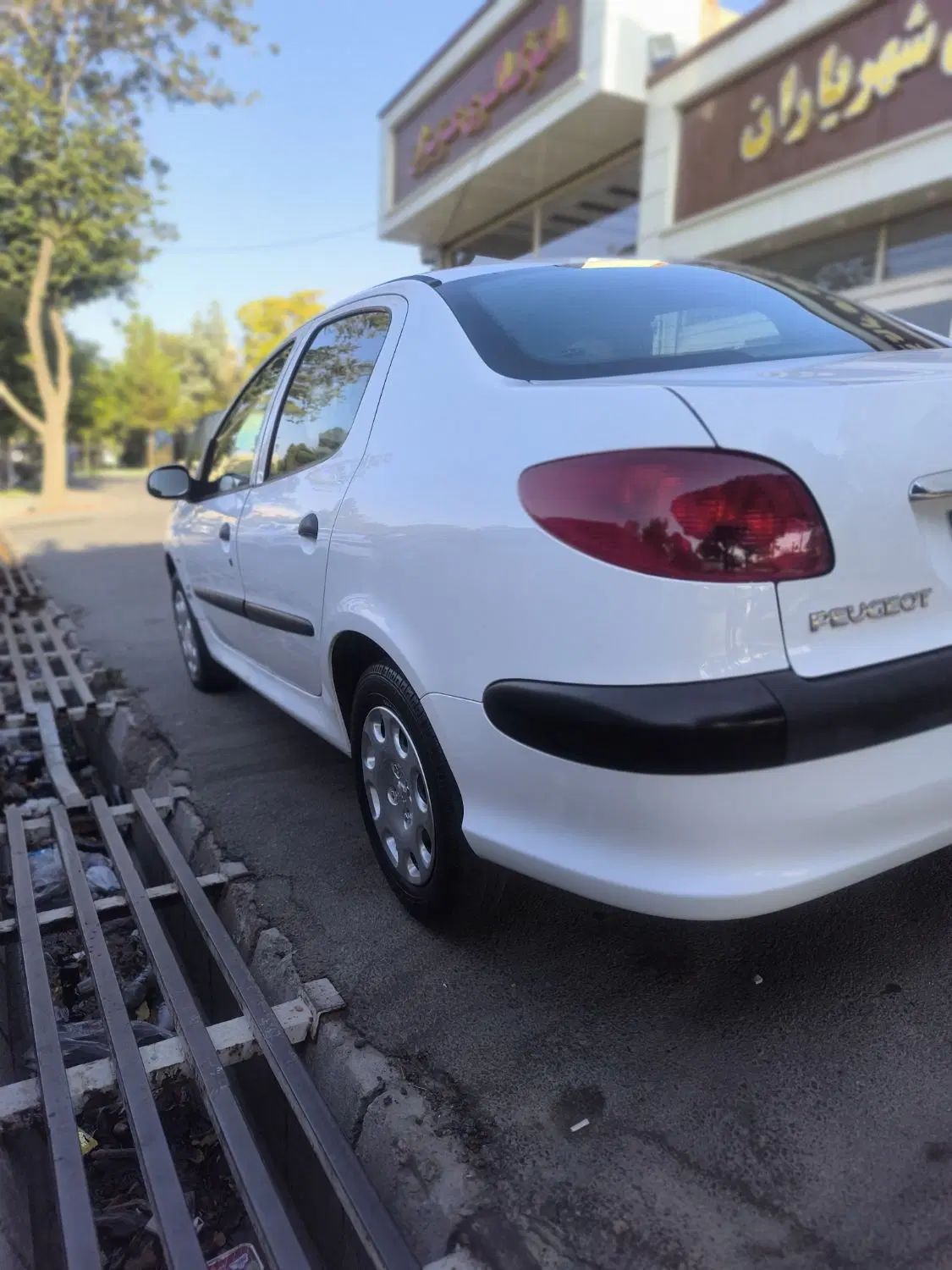 پژو ۲۰۶ صندوق دار v8 - 1399