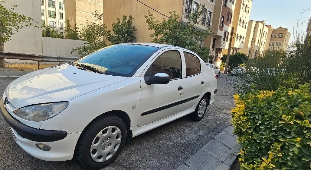 پژو ۲۰۶ صندوق دار v8 - 1396
