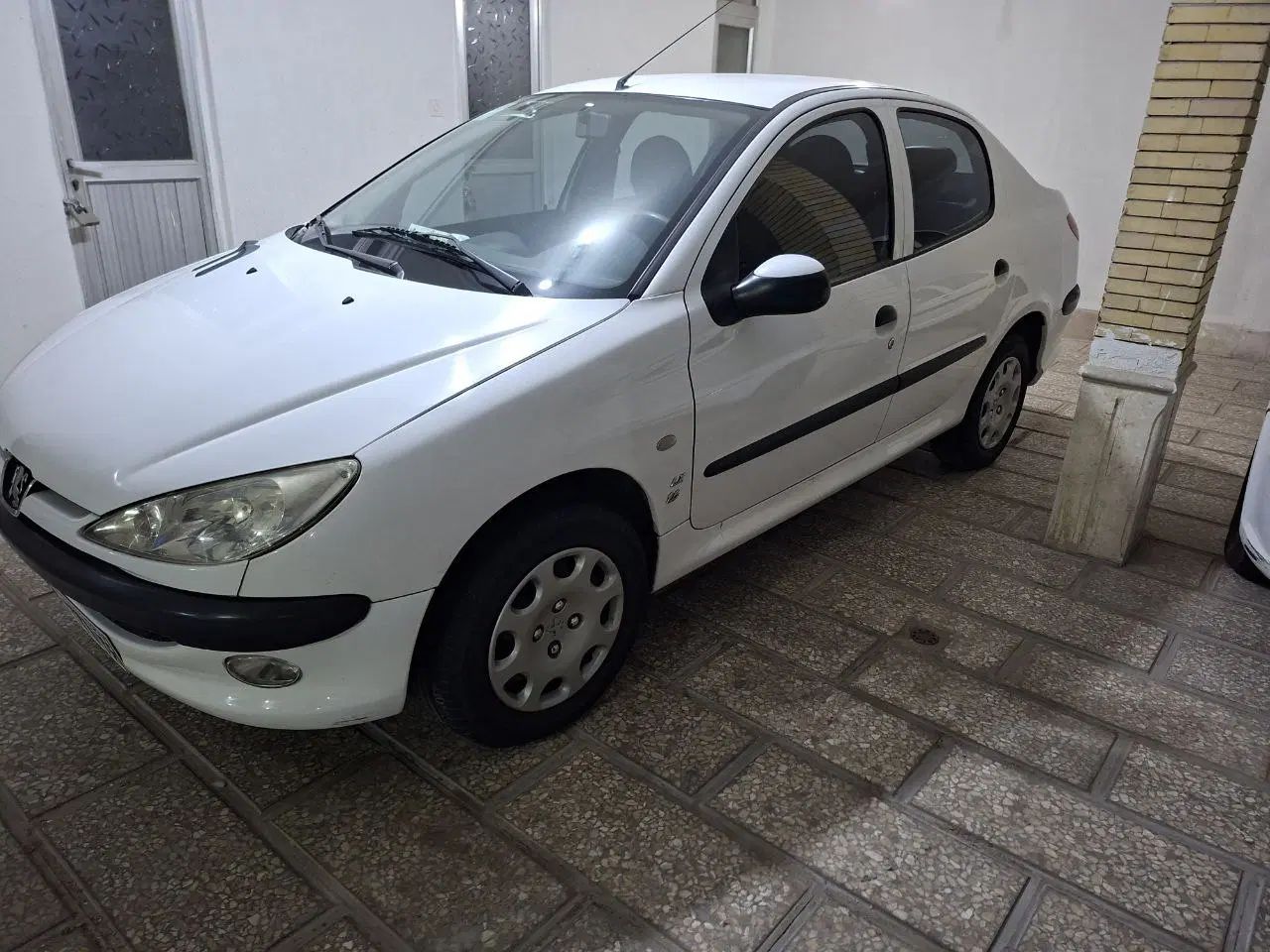 پژو ۲۰۶ صندوق دار v8 - 1396