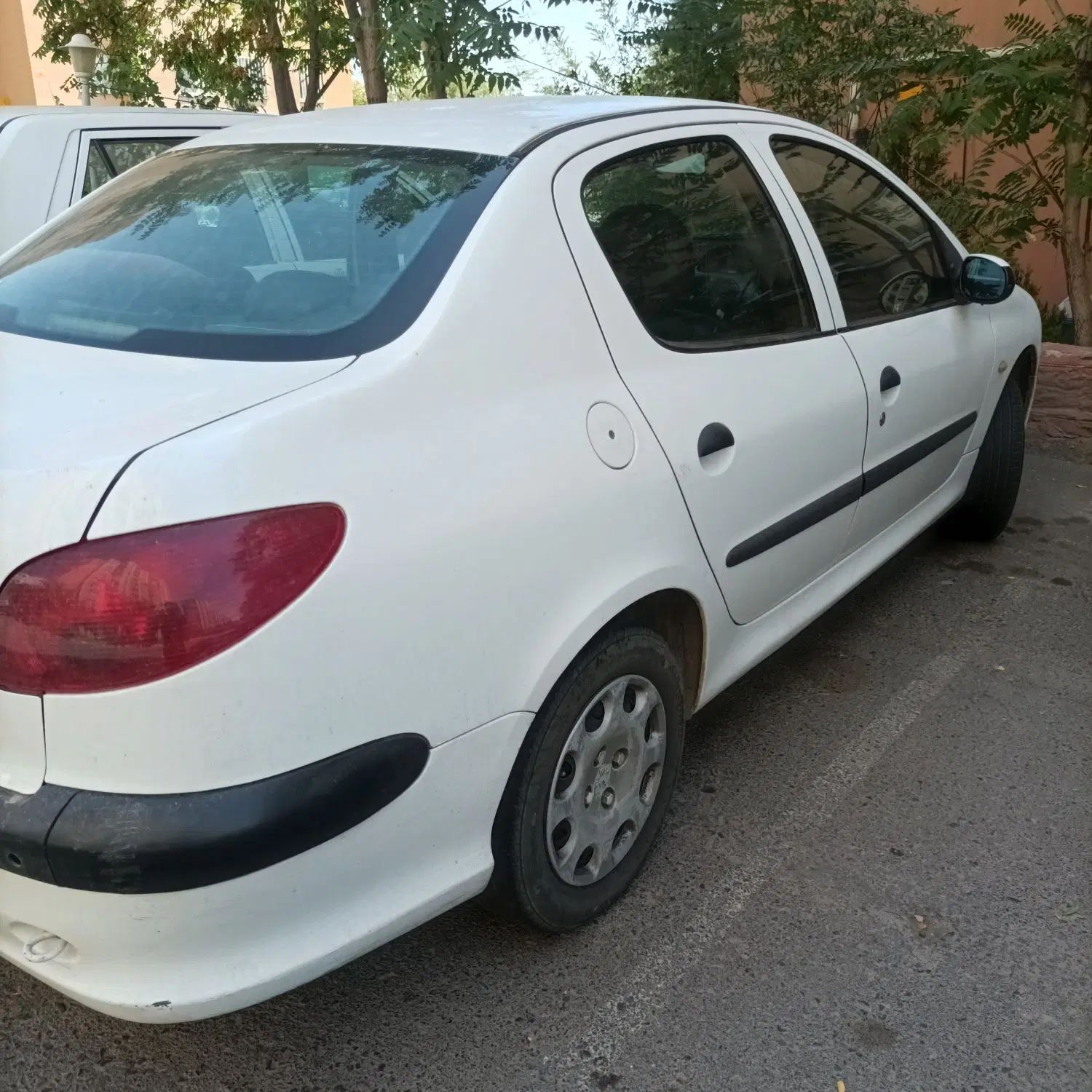 پژو ۲۰۶ صندوق دار v8 - 1392