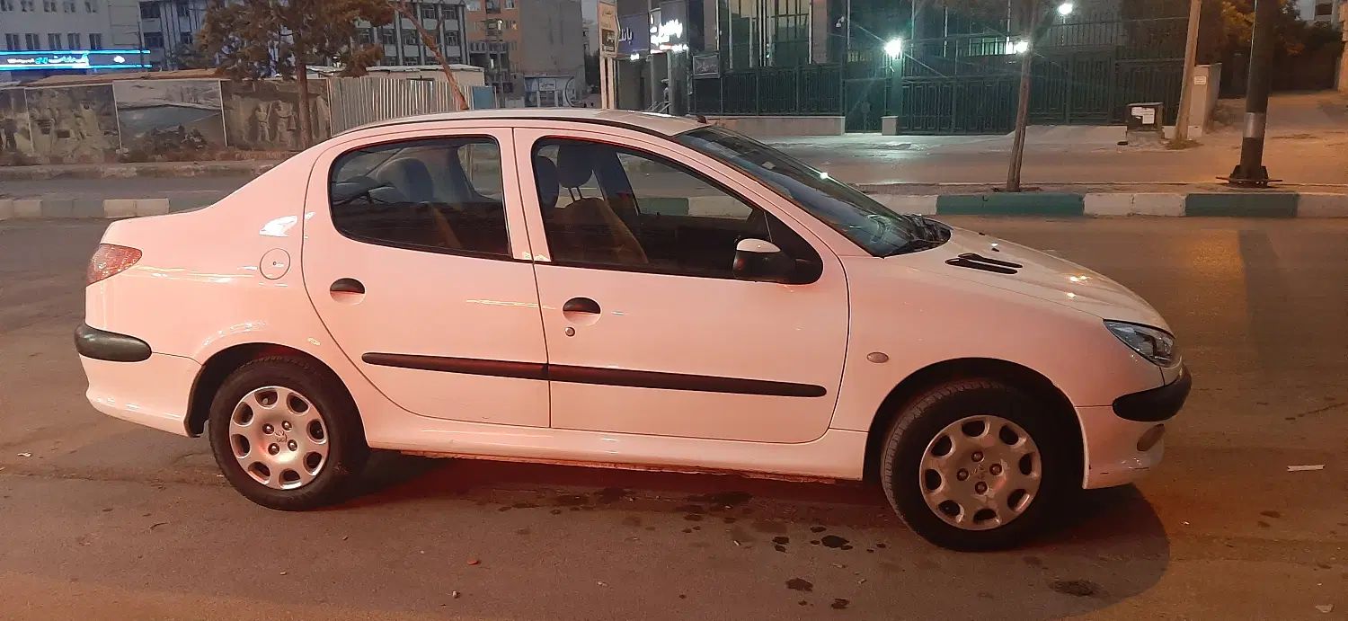 پژو ۲۰۶ صندوق دار v8 - 1391