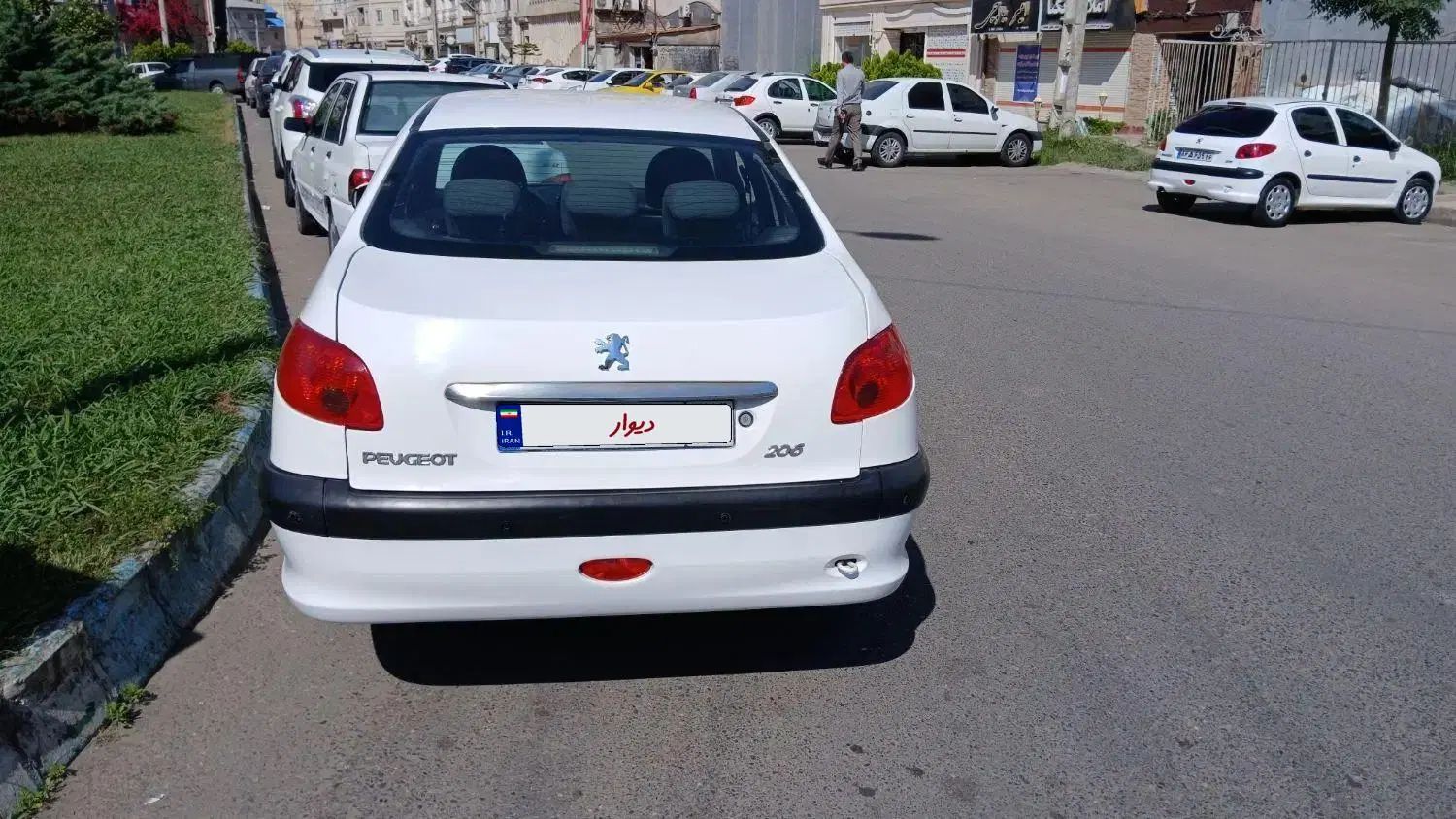 پژو ۲۰۶ صندوق دار v8 - 1390