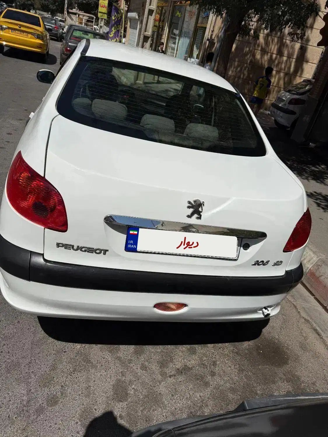 پژو ۲۰۶ صندوق دار v8 - 1390