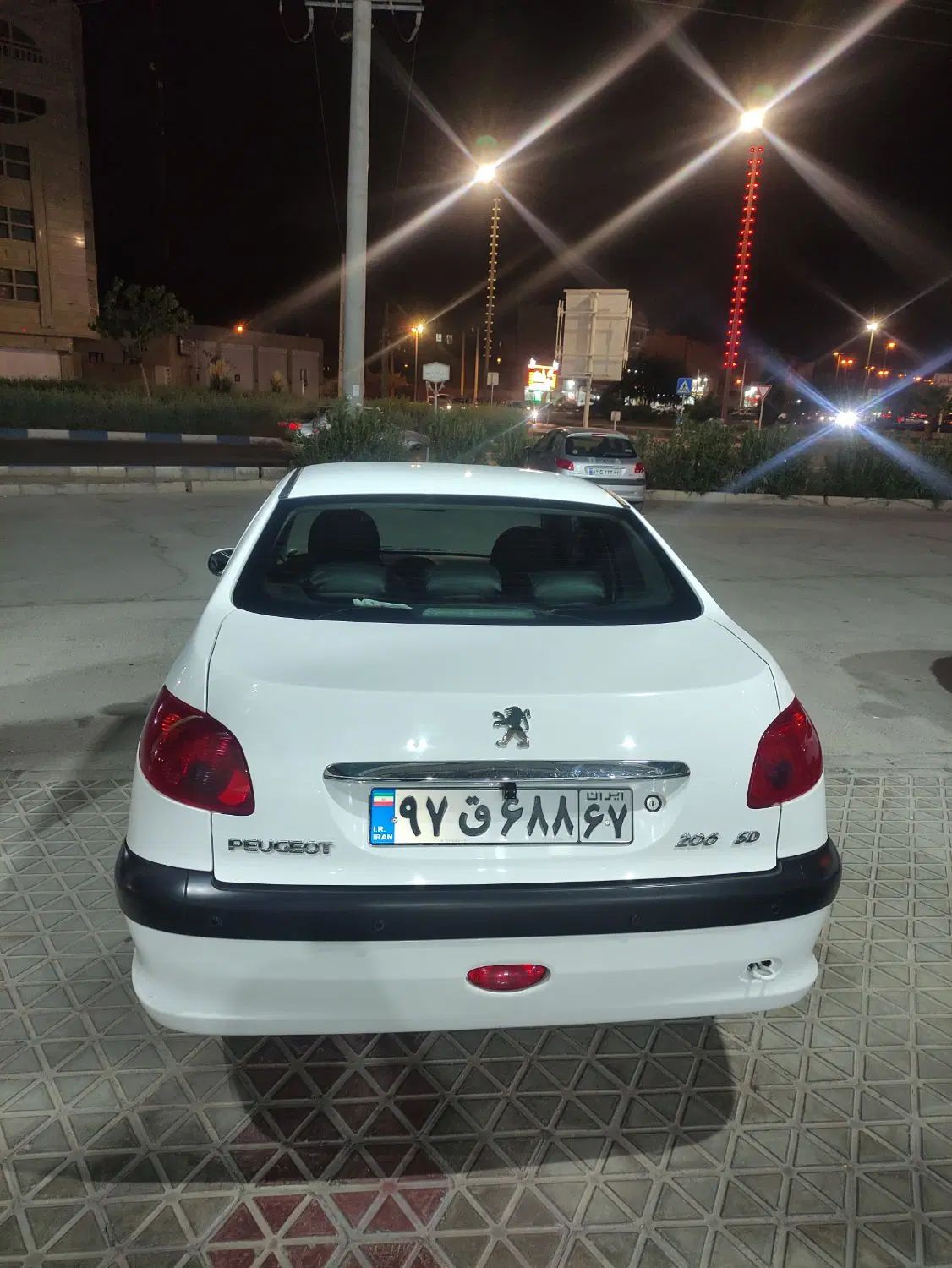 پژو ۲۰۶ صندوق دار v8 - 1399
