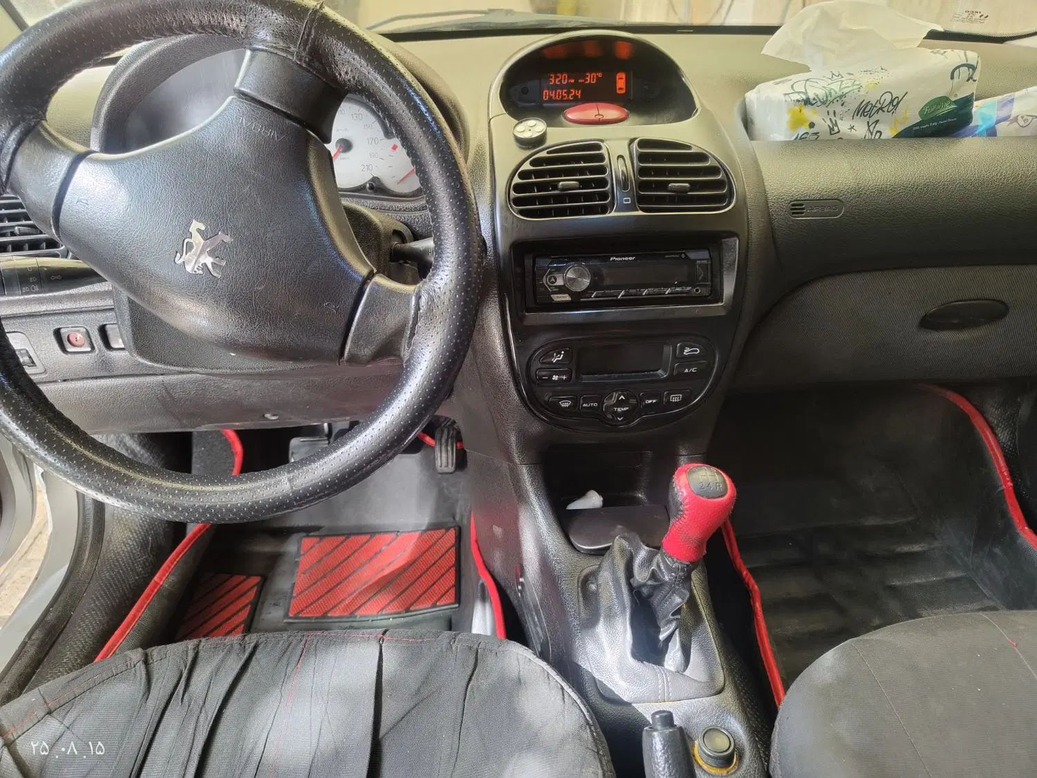 پژو ۲۰۶ صندوق دار v8 - 1393