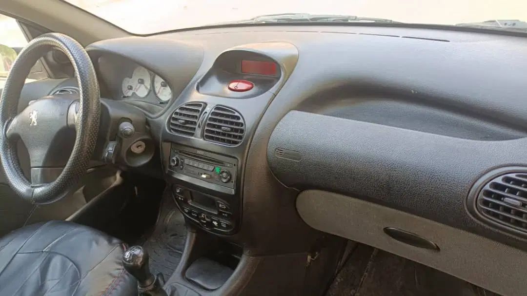پژو ۲۰۶ صندوق دار v8 - 1395