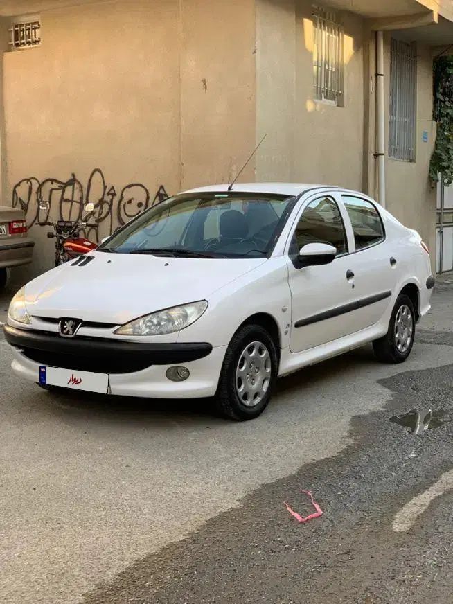 پژو ۲۰۶ صندوق دار v8 - 1393