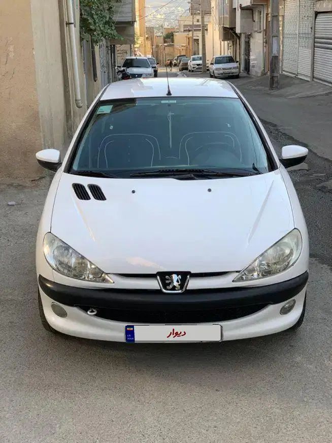 پژو ۲۰۶ صندوق دار v8 - 1393