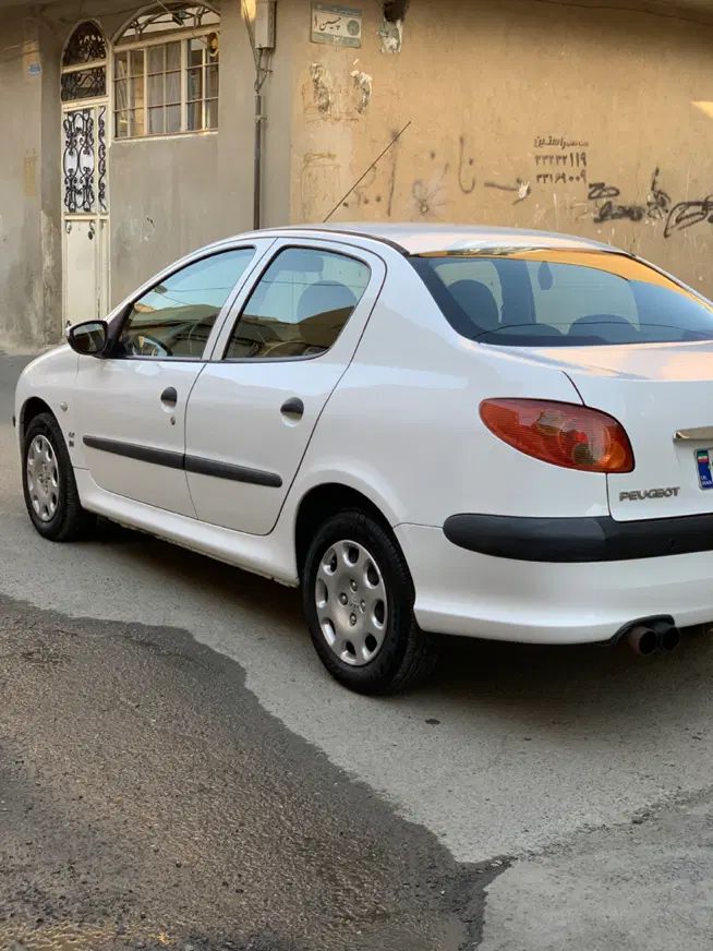 پژو ۲۰۶ صندوق دار v8 - 1393