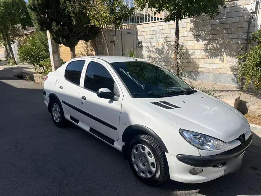 پژو ۲۰۶ صندوق دار v8 - 1394