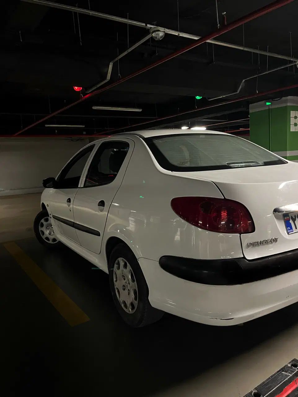 پژو ۲۰۶ صندوق دار v8 - 1394