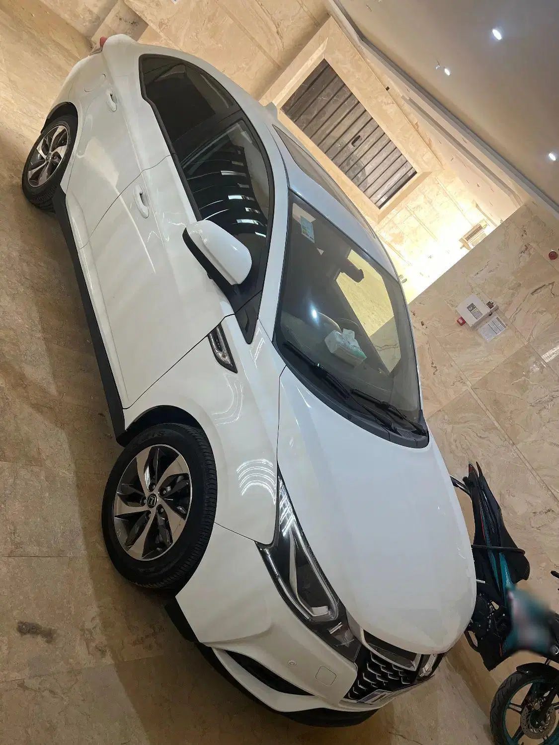 خودرو لوکسژن، U6 آگهی ann_20286057