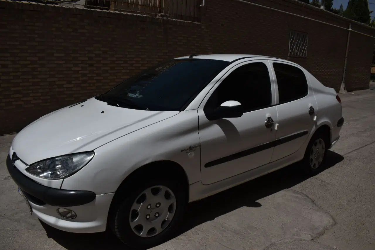 پژو ۲۰۶ صندوق دار v8 - 1390