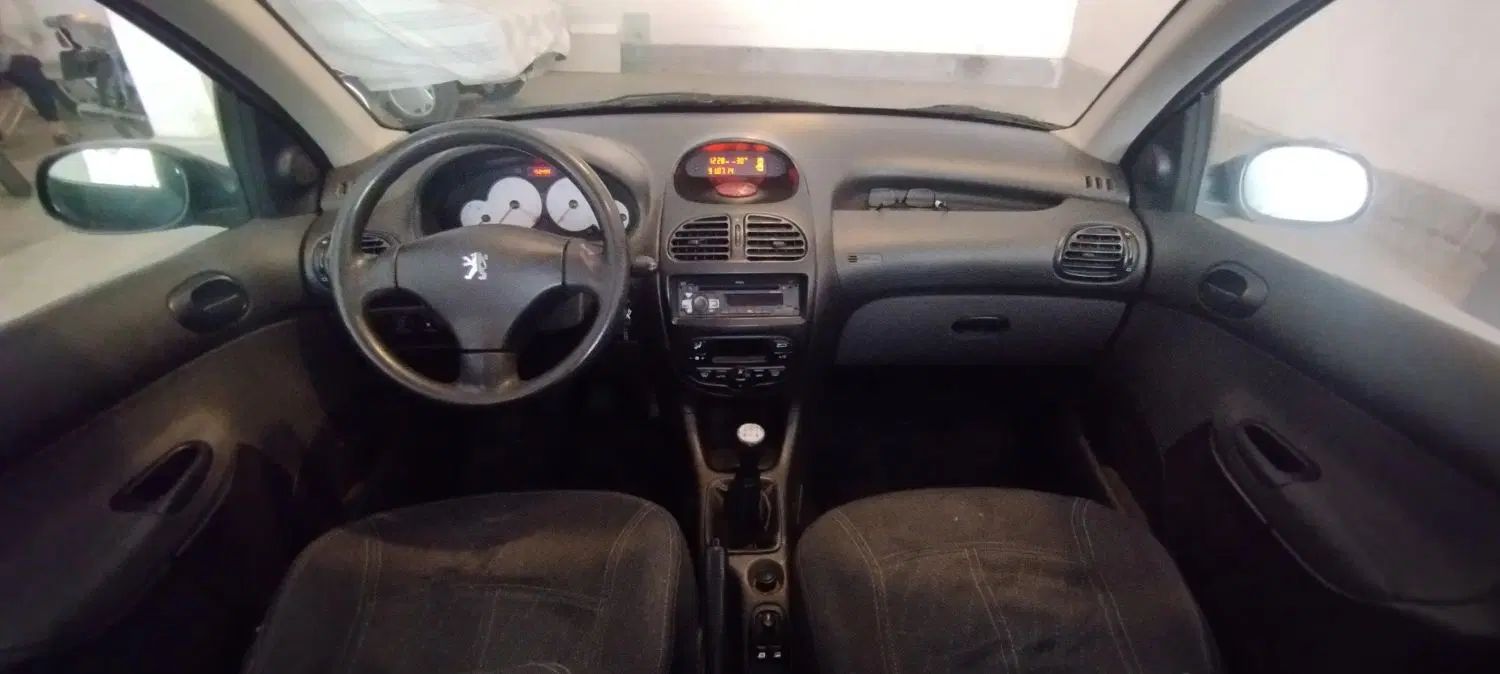 پژو ۲۰۶ صندوق دار v8 - 1393