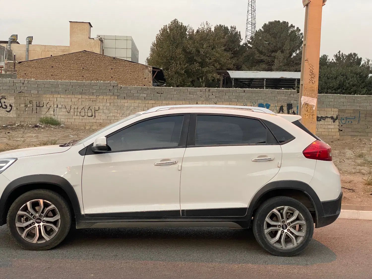 ام وی ام X22 دنده‌ای لاکچری - 1396