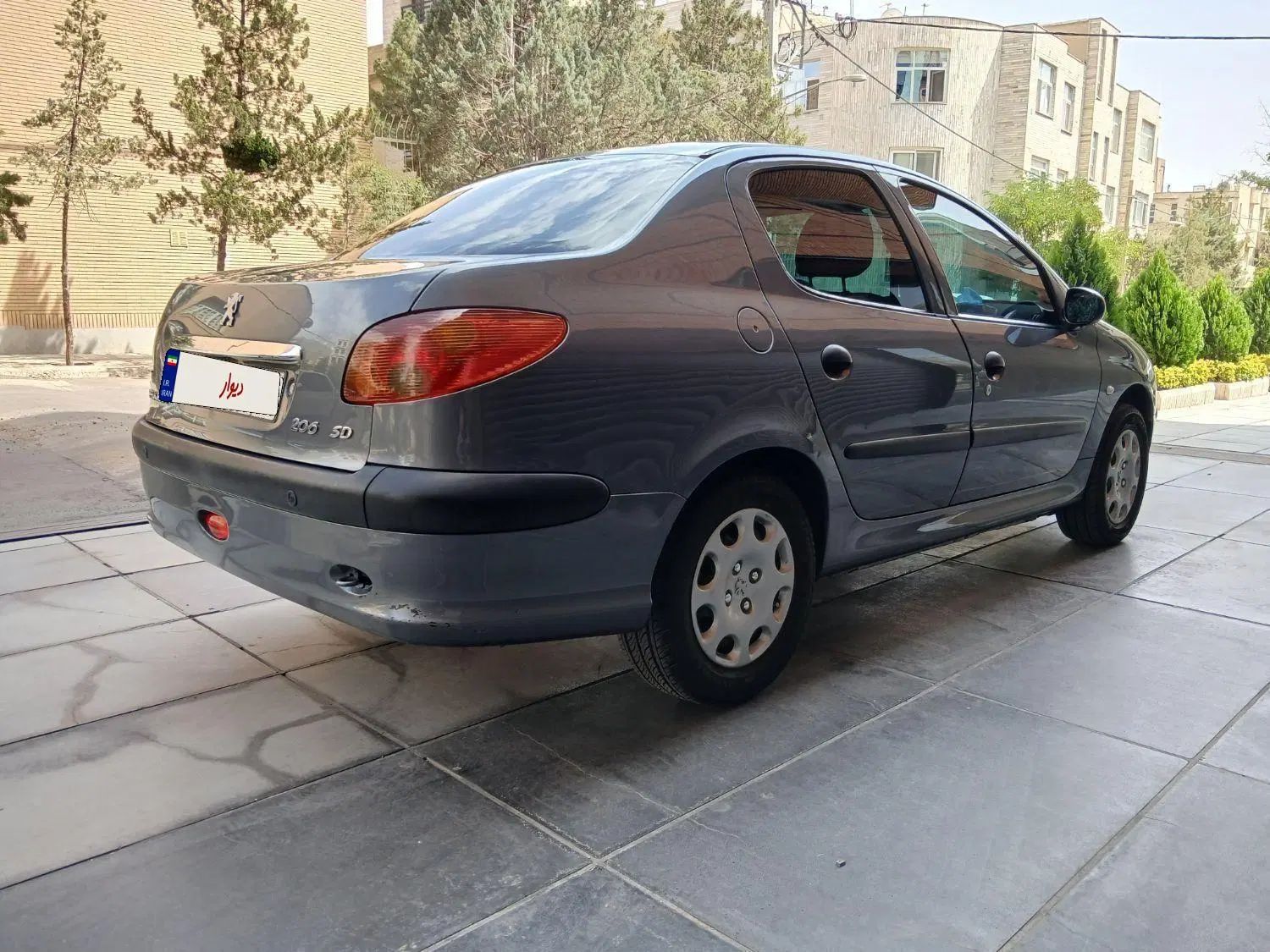 پژو ۲۰۶ صندوق دار v8 - 1393