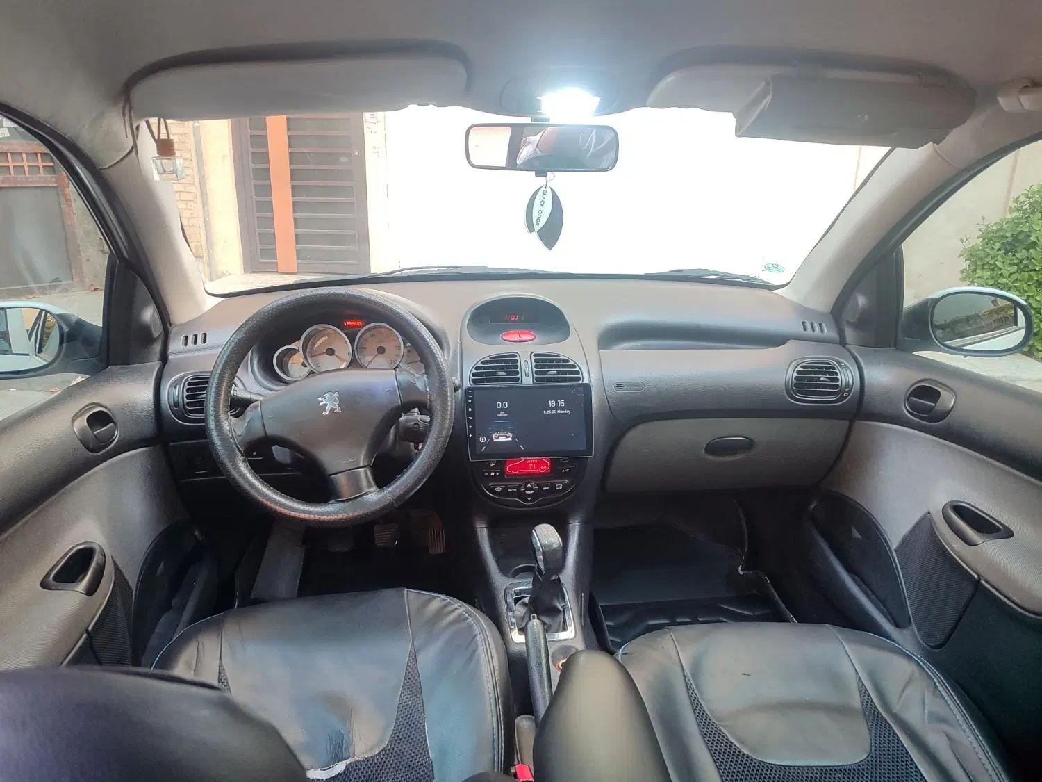 پژو ۲۰۶ صندوق دار v8 - 1390