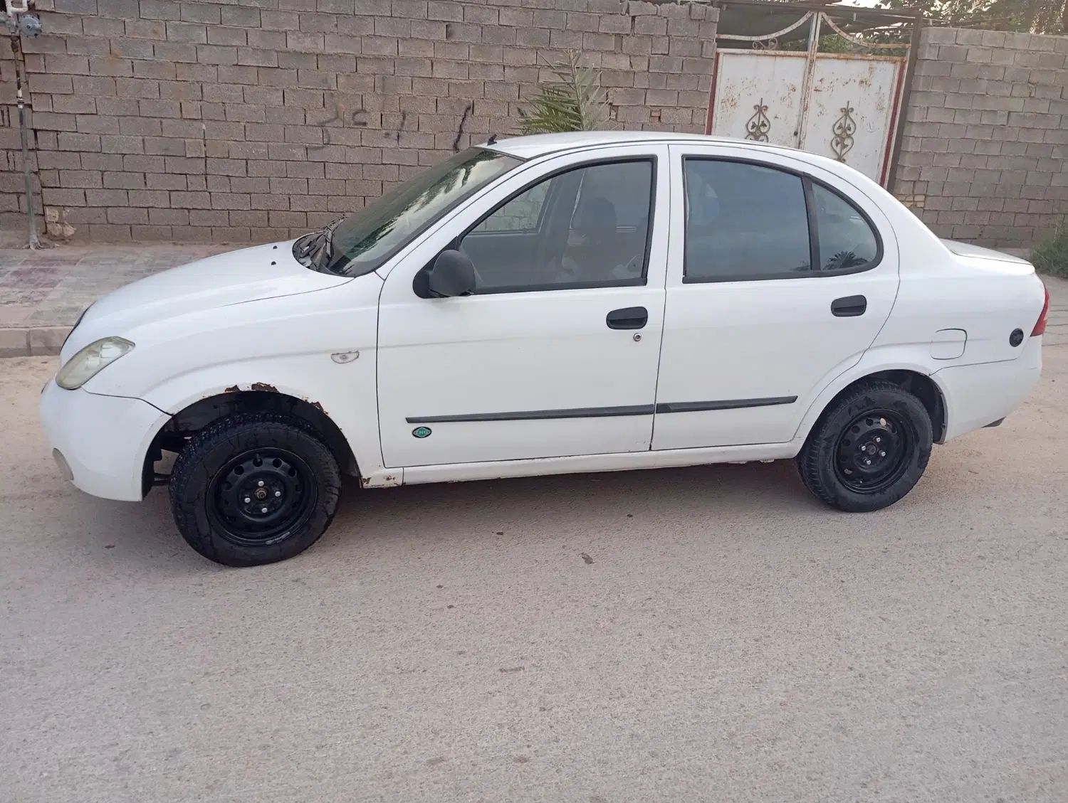 تیبا صندوق دار EX - 1395