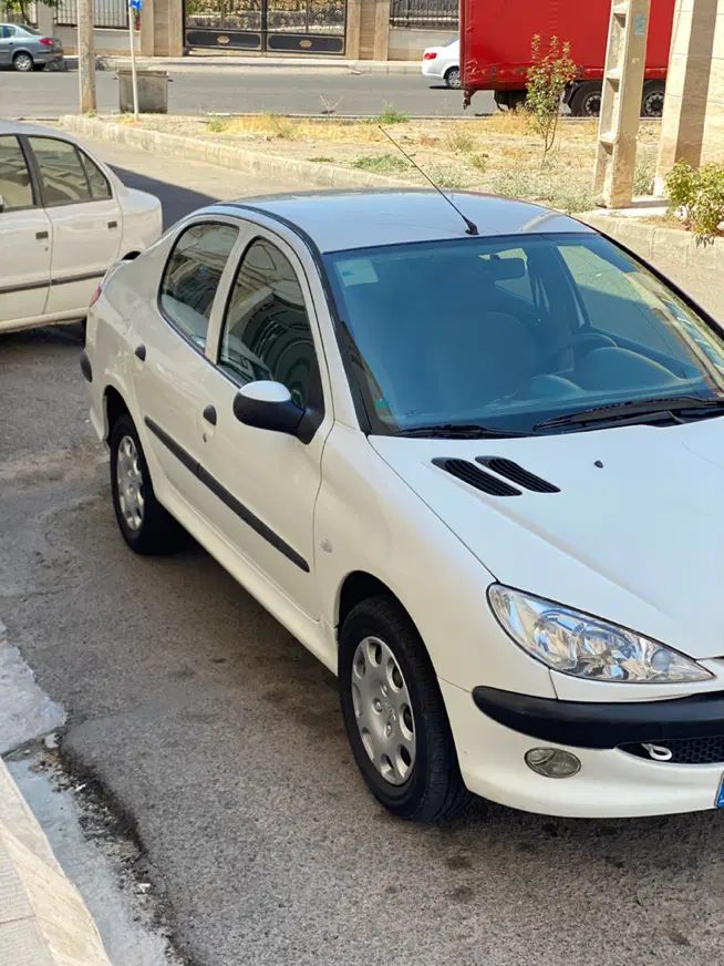پژو ۲۰۶ صندوق دار v8 - 1394