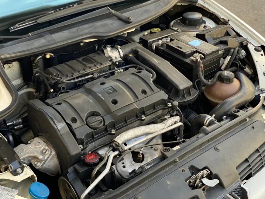 پژو ۲۰۶ صندوق دار v8 - 1394