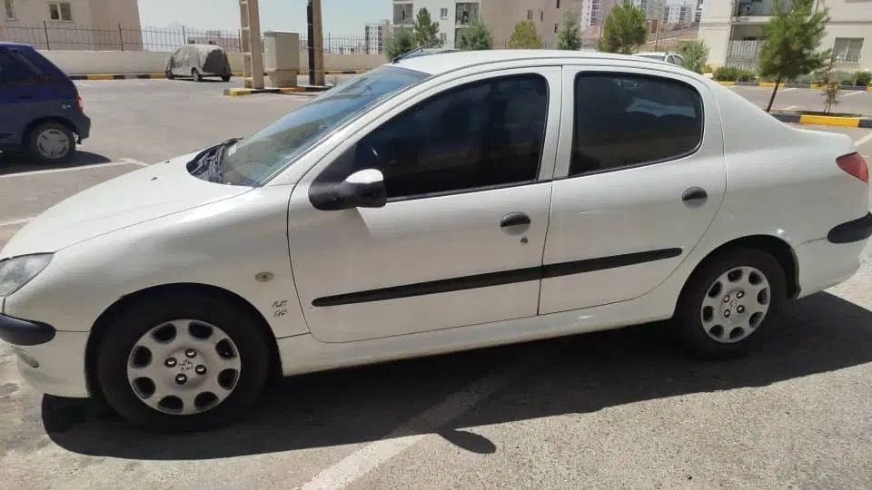 پژو ۲۰۶ صندوق دار v8 - 1392