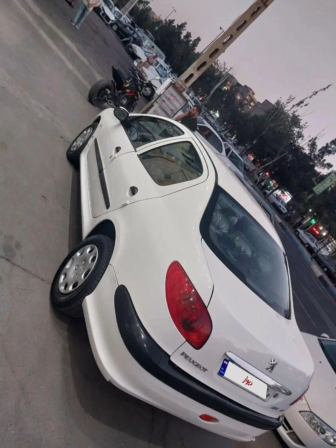 پژو ۲۰۶ صندوق دار v8 - 1397