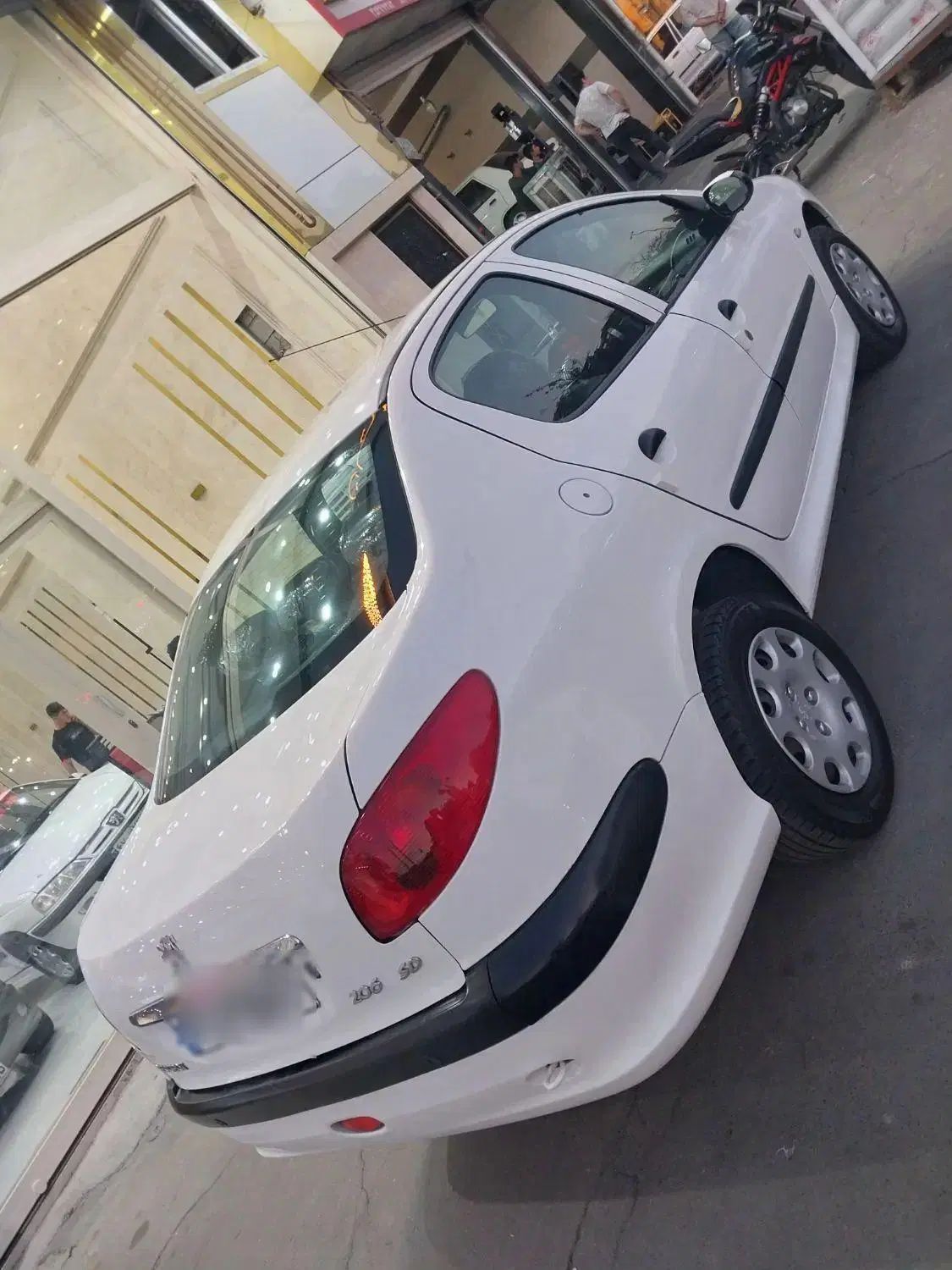پژو ۲۰۶ صندوق دار v8 - 1397