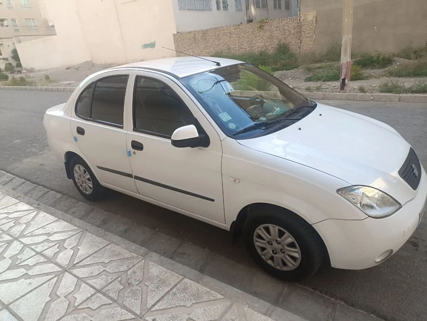 تیبا صندوق دار SX - 1401