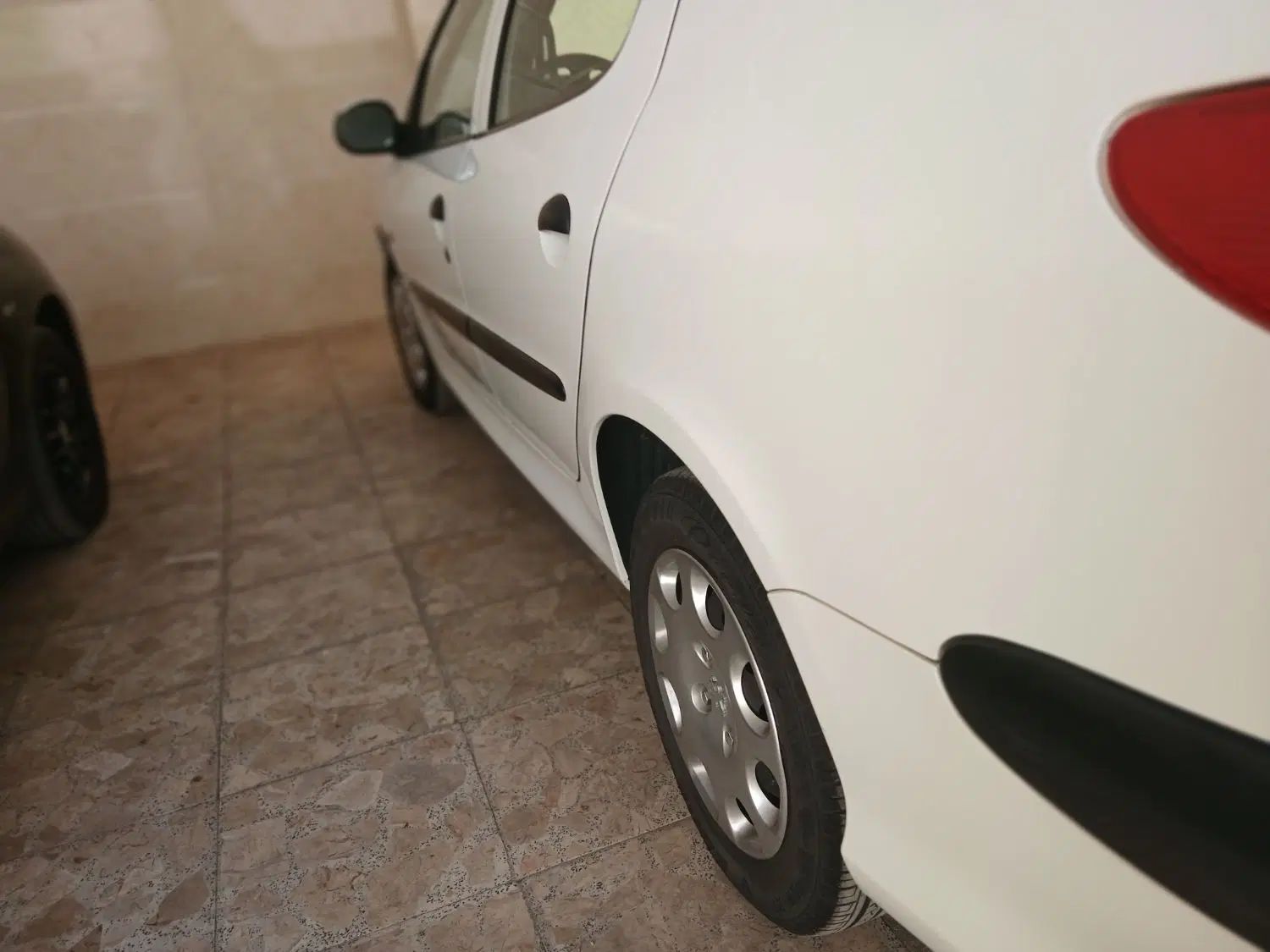 پژو ۲۰۶ صندوق دار v8 - 1397