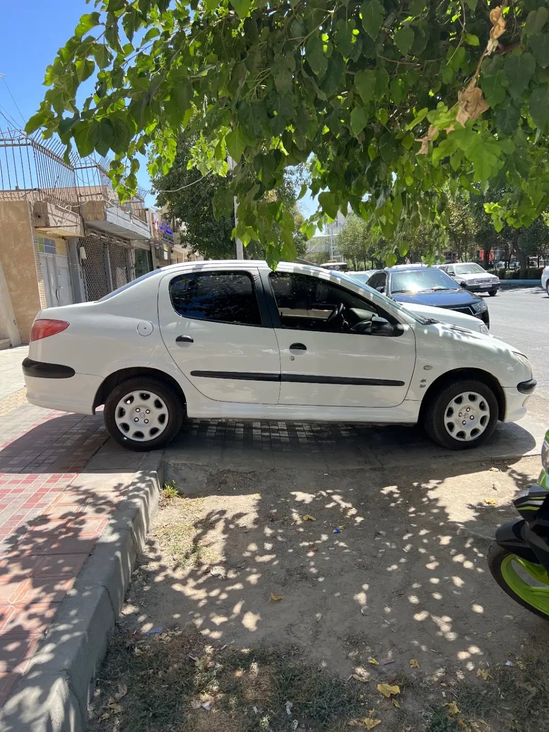 پژو ۲۰۶ صندوق دار v8 - 1389