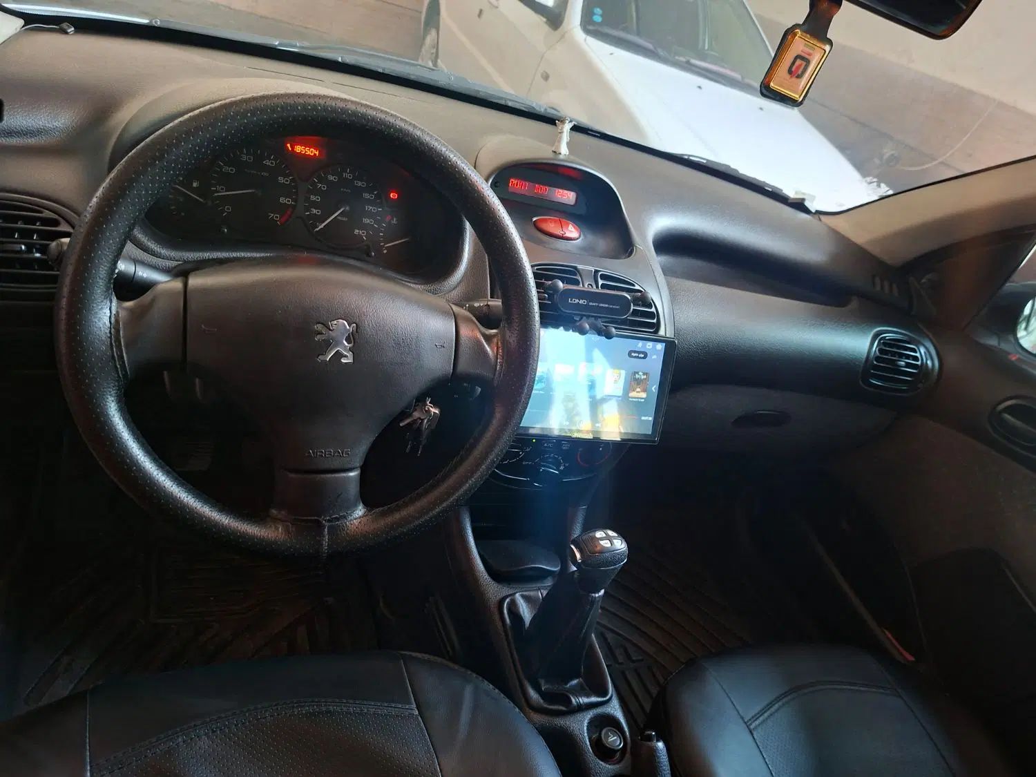 پژو ۲۰۶ صندوق دار v8 - 1390