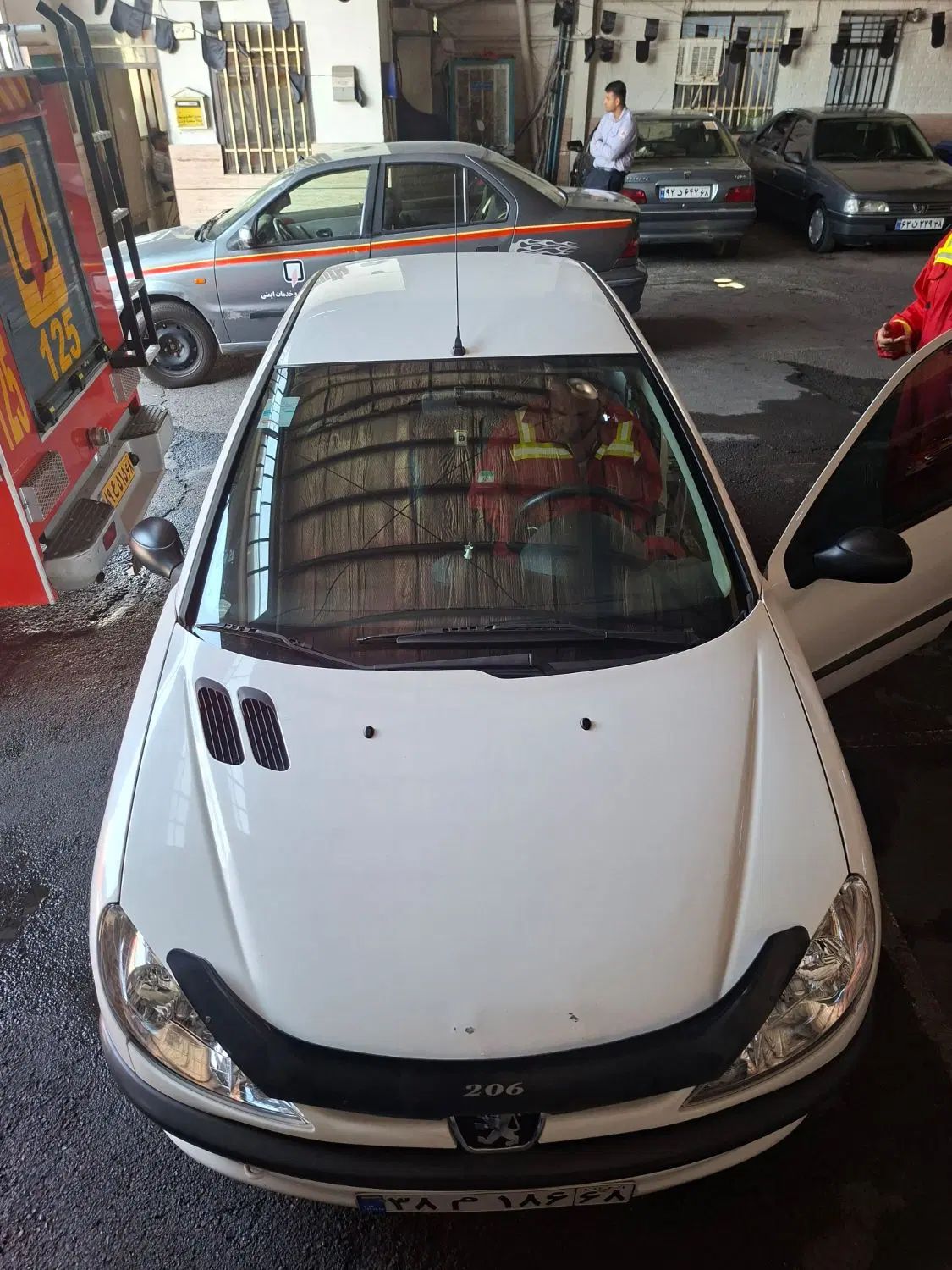 پژو ۲۰۶ صندوق دار v8 - 1390
