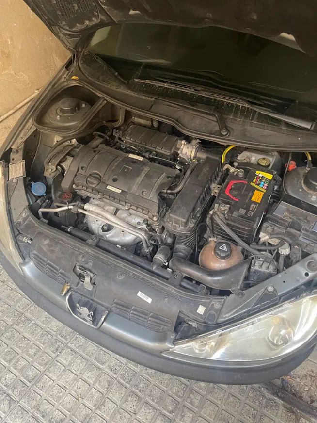 پژو ۲۰۶ صندوق دار v8 - 1394