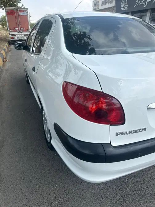 پژو ۲۰۶ صندوق دار v8 - 1397