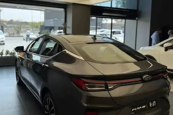 کی ام سی EJ7 پلاس - 2024