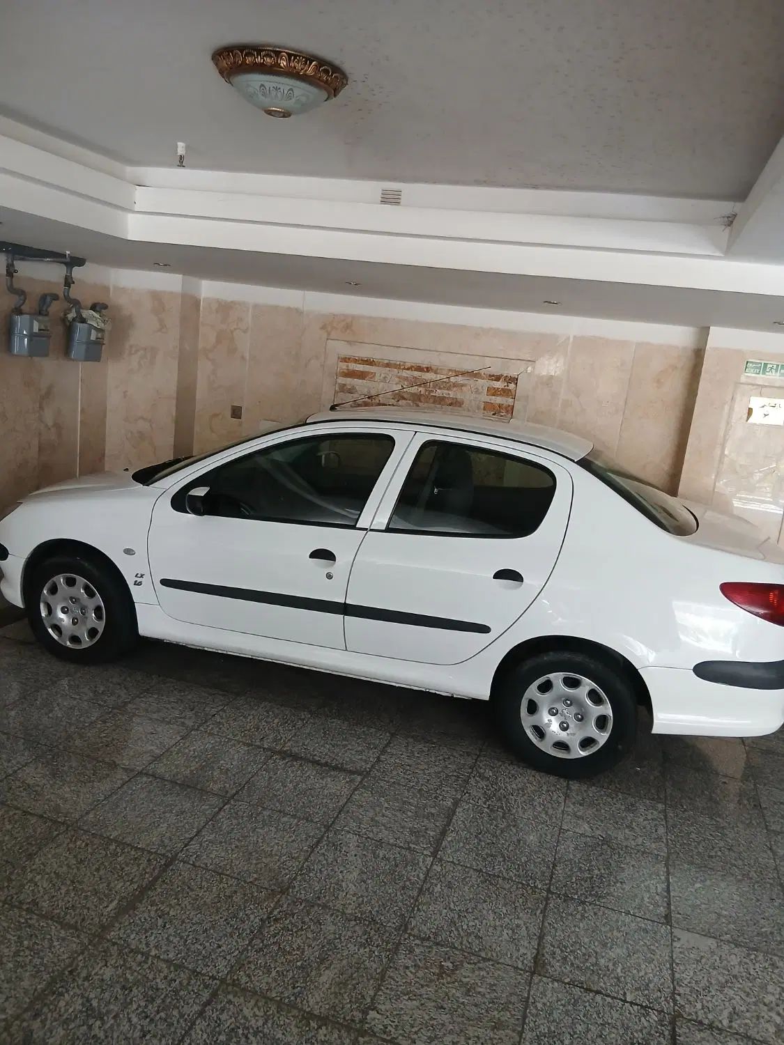 پژو ۲۰۶ صندوق دار v8 - 1398