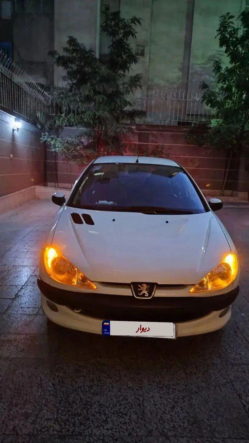 پژو ۲۰۶ صندوق دار v8 - 1393