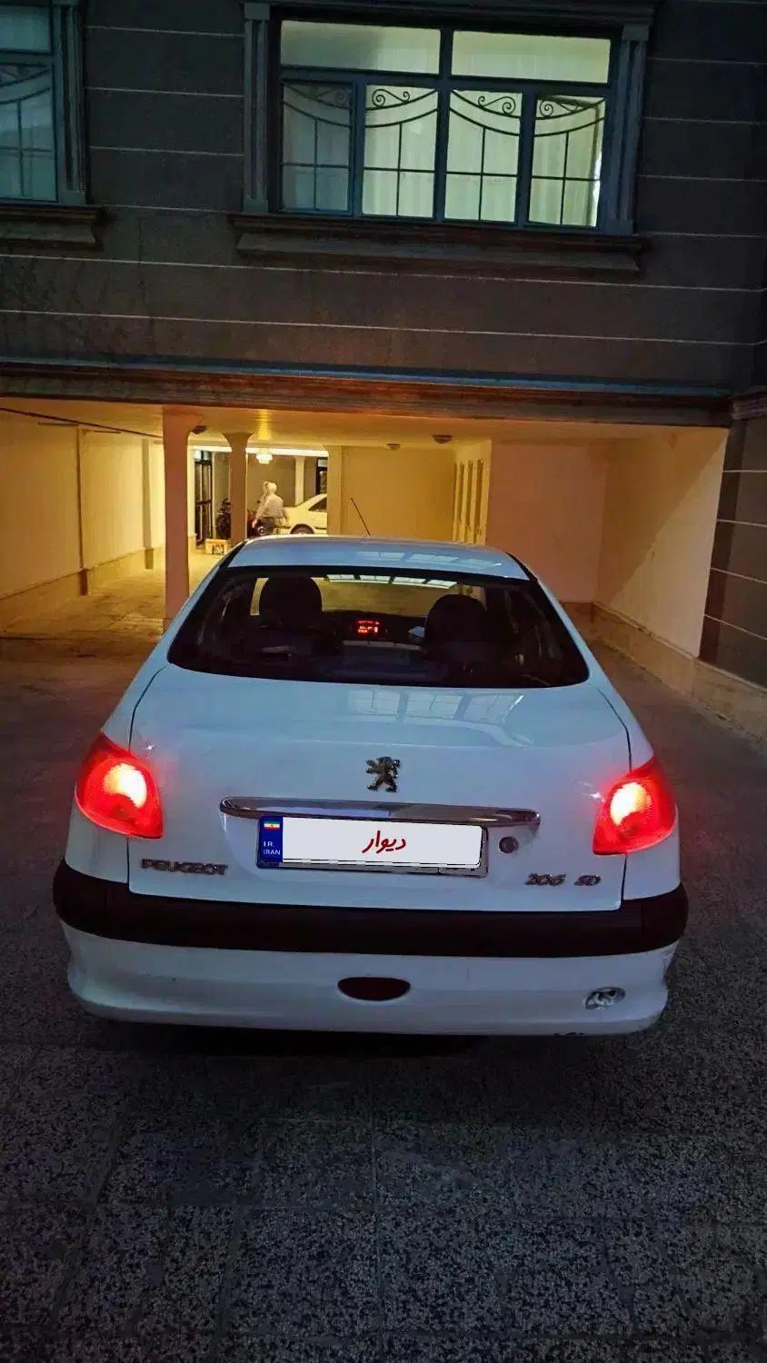 پژو ۲۰۶ صندوق دار v8 - 1393