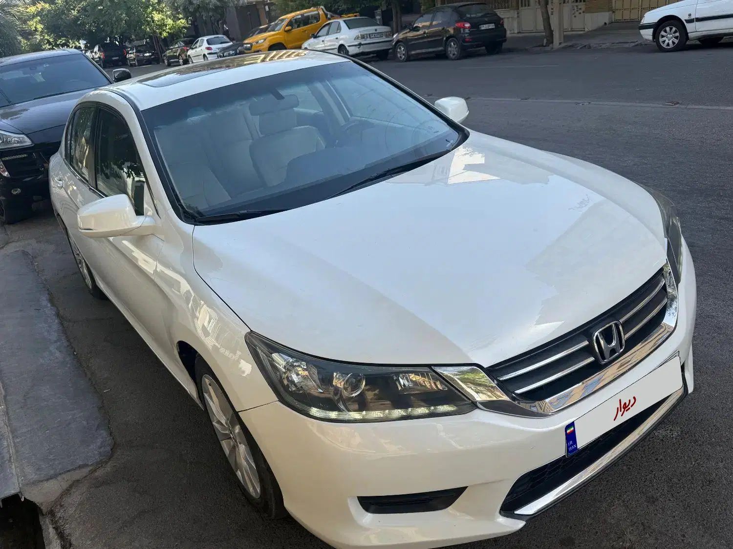 هوندا آکورد LX-B - 2013