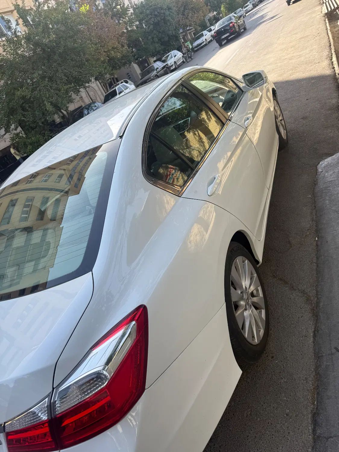 هوندا آکورد LX-B - 2013