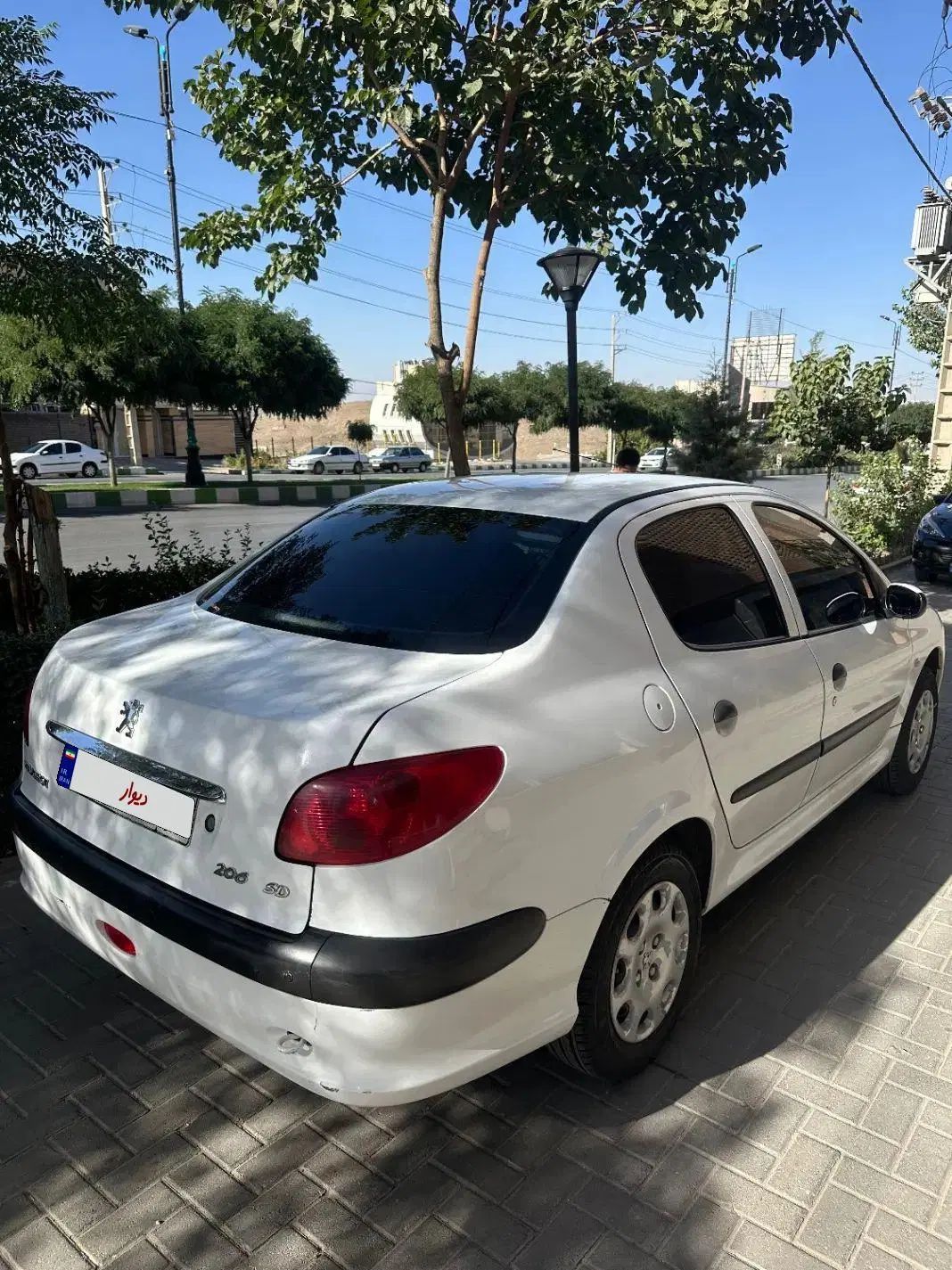 پژو ۲۰۶ صندوق دار v8 - 1400