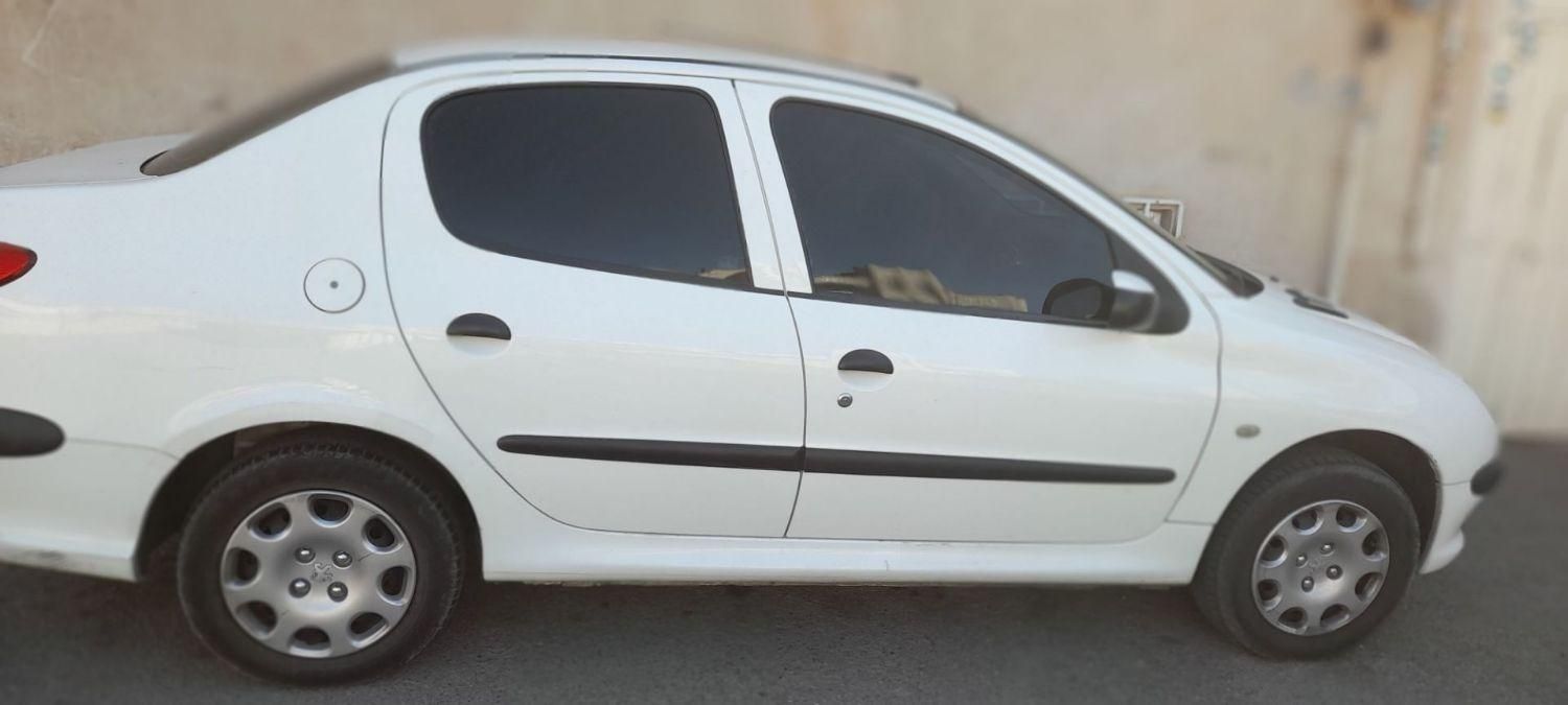 پژو ۲۰۶ صندوق دار v8 - 1392