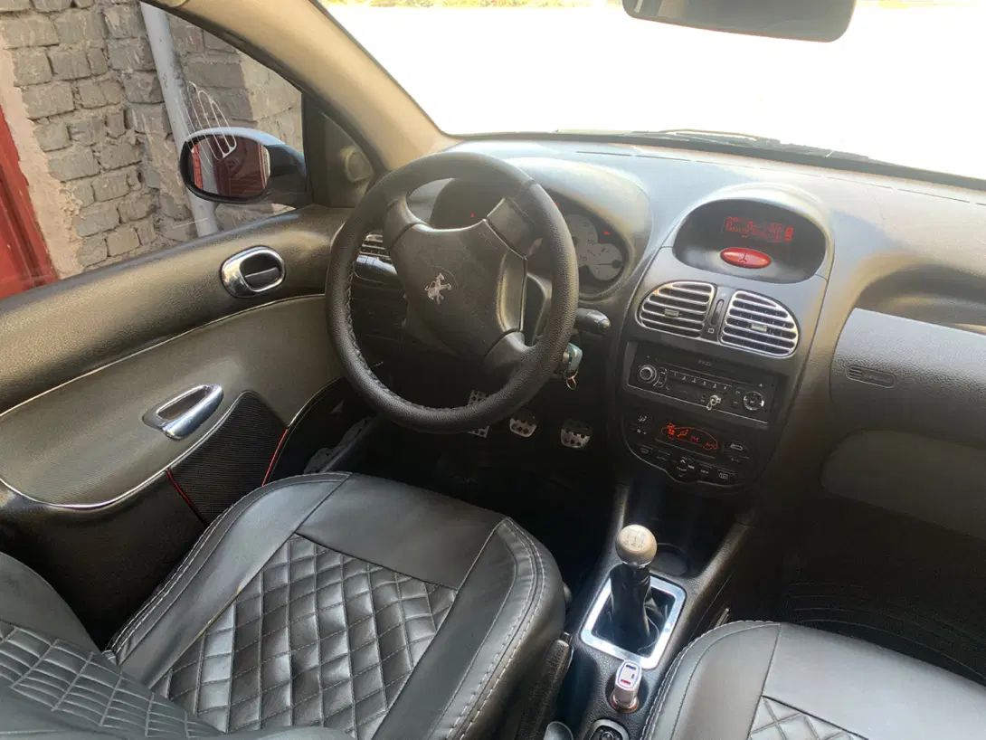 پژو ۲۰۶ صندوق دار v8 - 1394