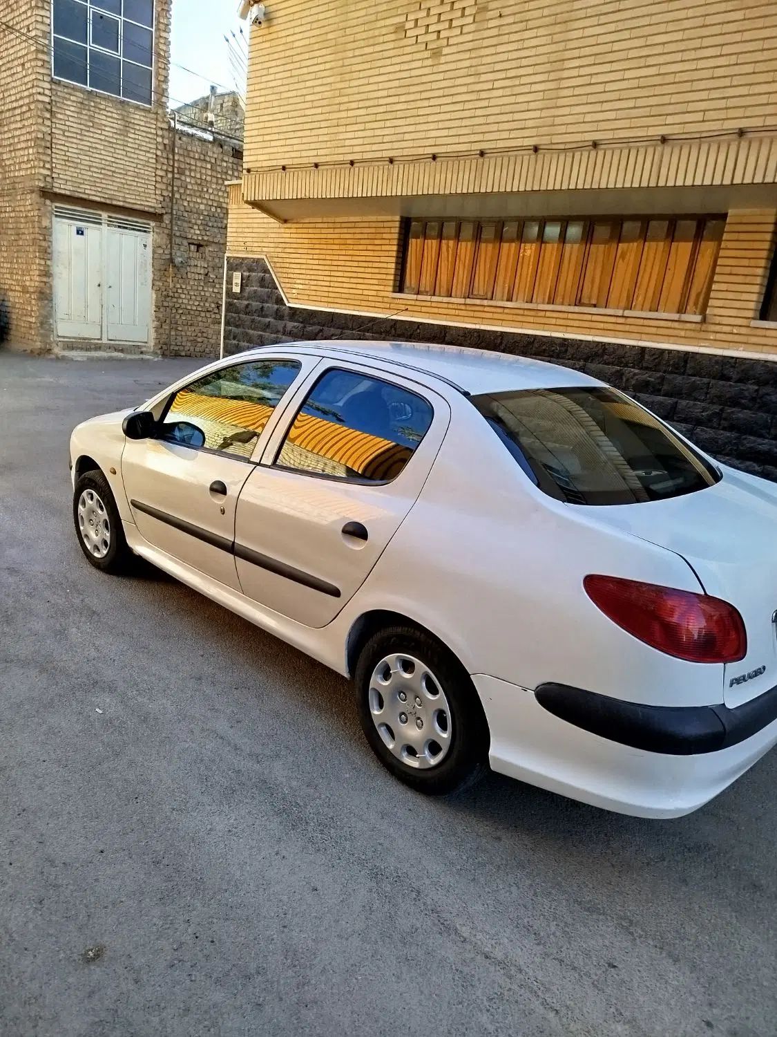 پژو ۲۰۶ صندوق دار v20 - 1388