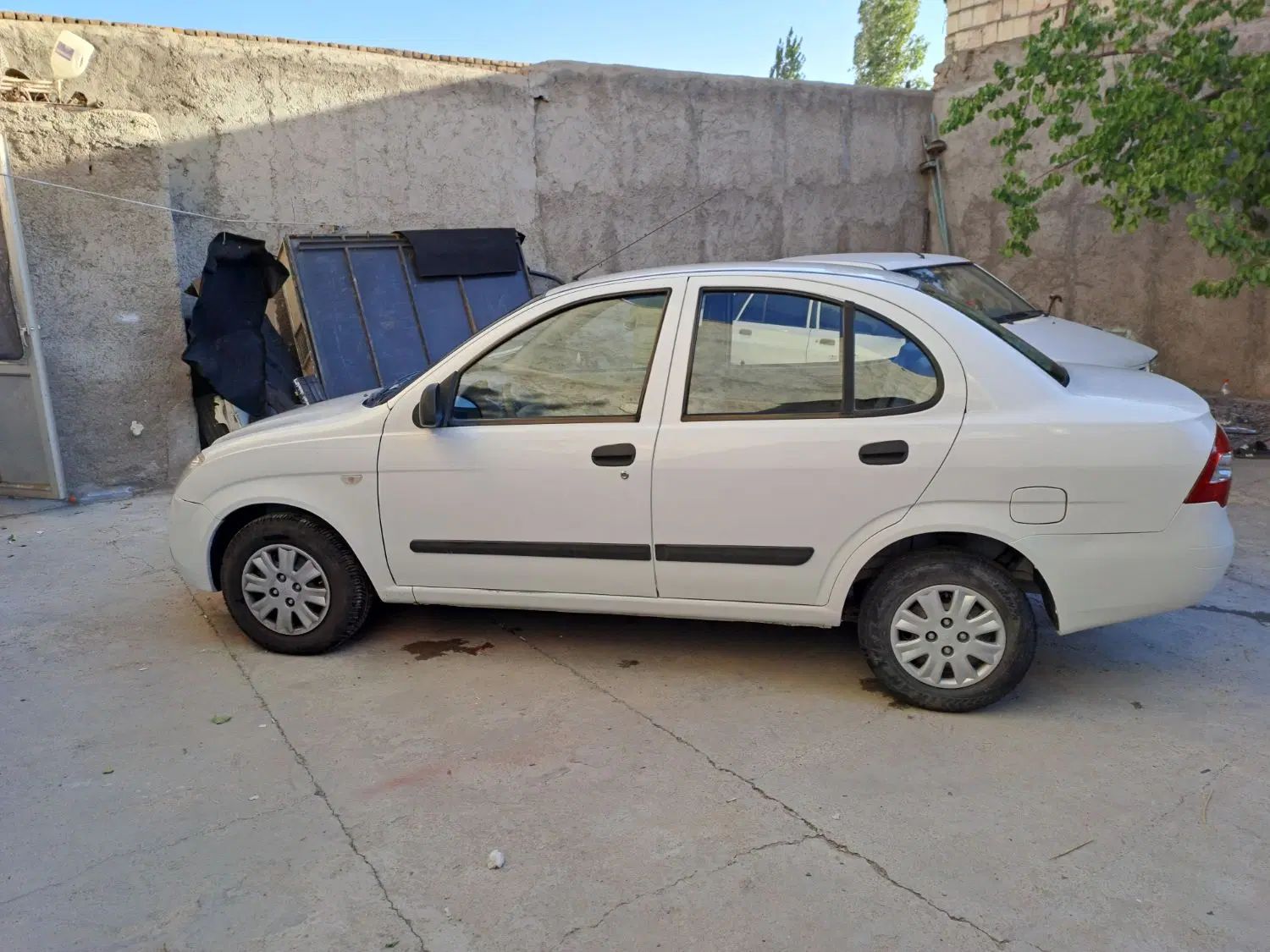 تیبا صندوق دار SX - 1390