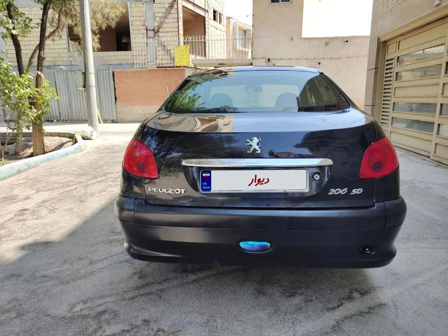 پژو ۲۰۶ صندوق دار v8 - 1390