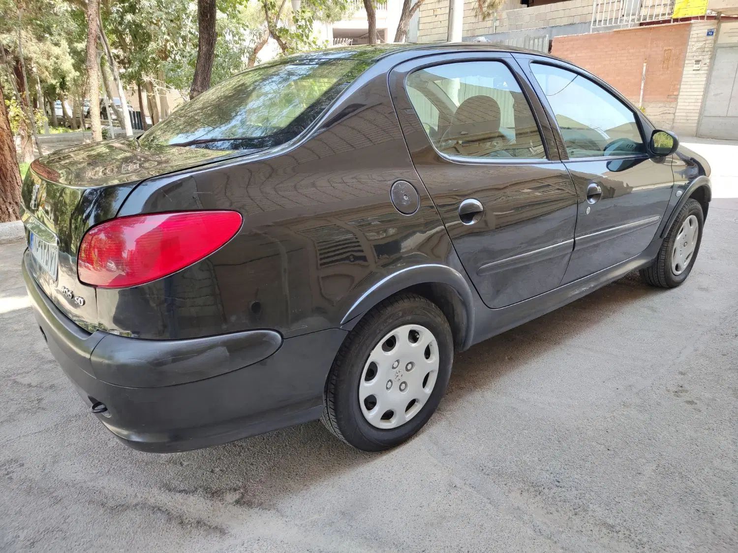 پژو ۲۰۶ صندوق دار v8 - 1390