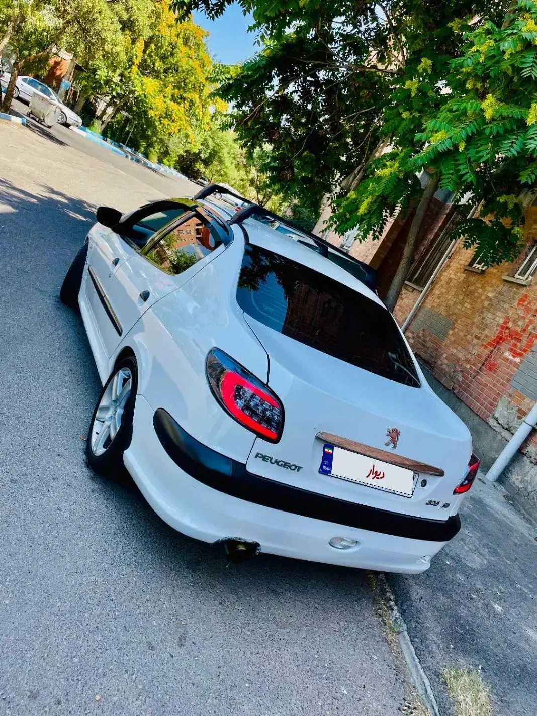 پژو ۲۰۶ صندوق دار v8 - 1390