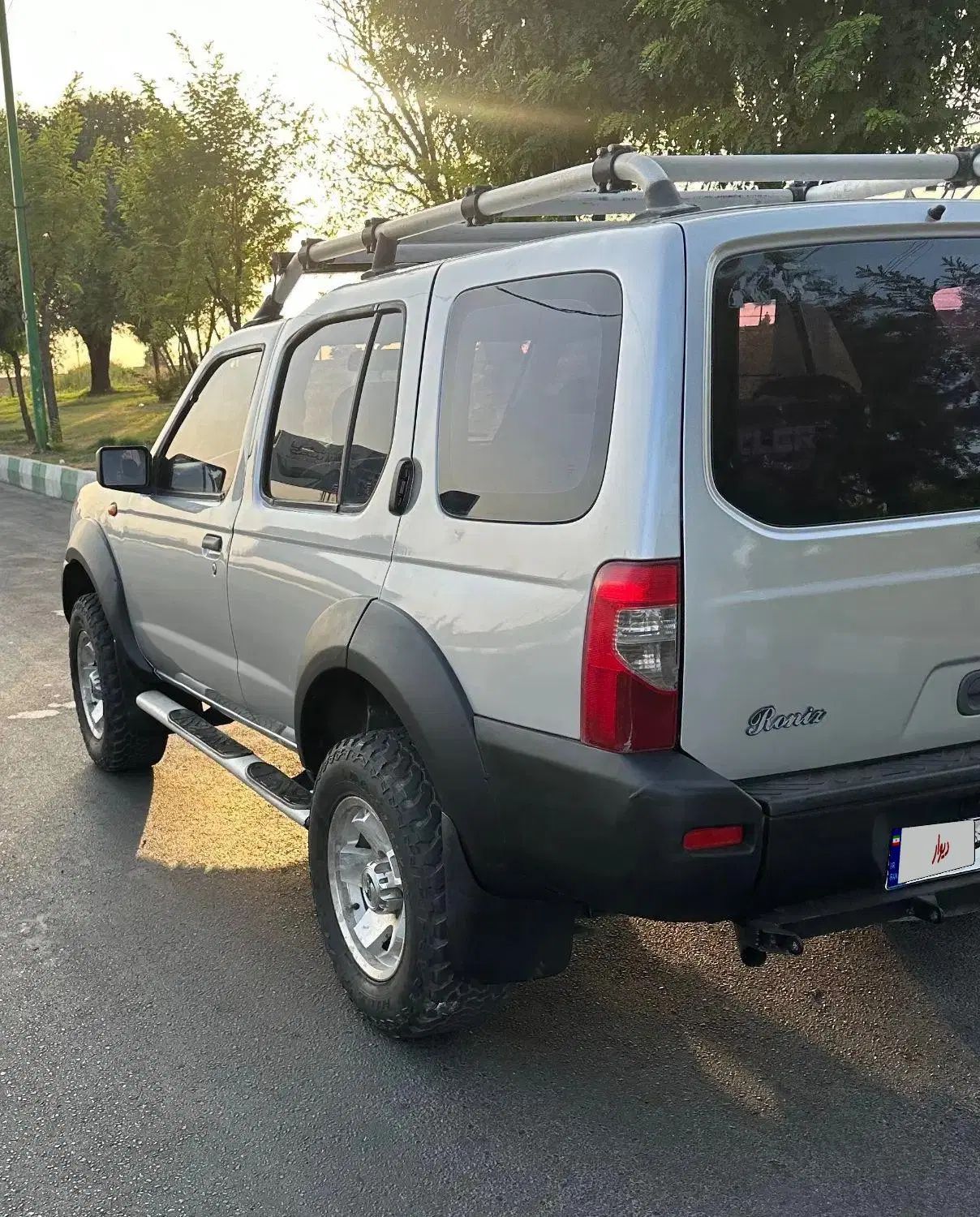 نیسان رونیز دنده‌ای - 1383