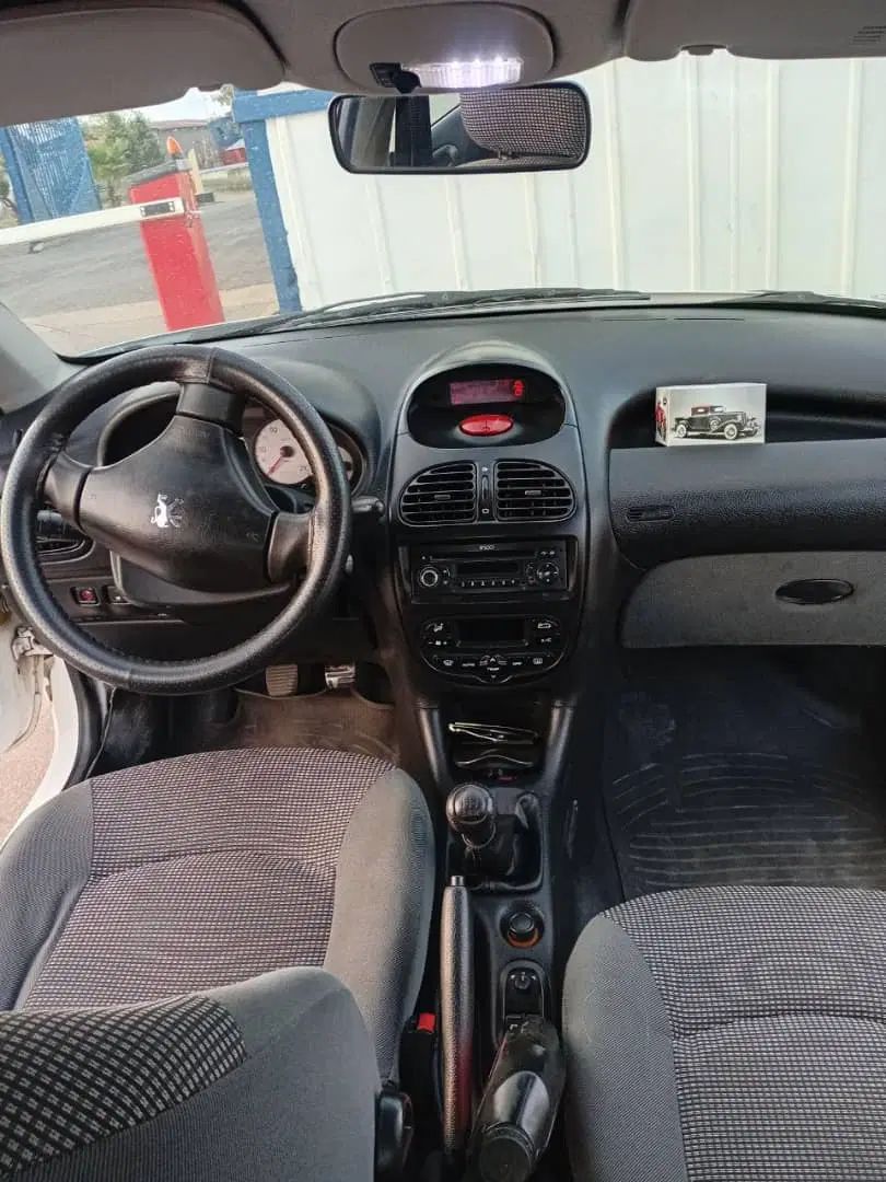 پژو ۲۰۶ صندوق دار v8 - 1397